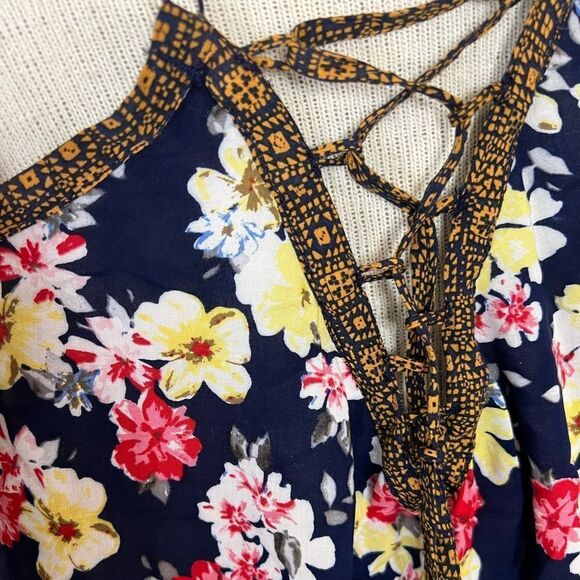 Torrid Navy Blue floral halter blouse with corset back size 00 or 10 - Picture 5 of 6